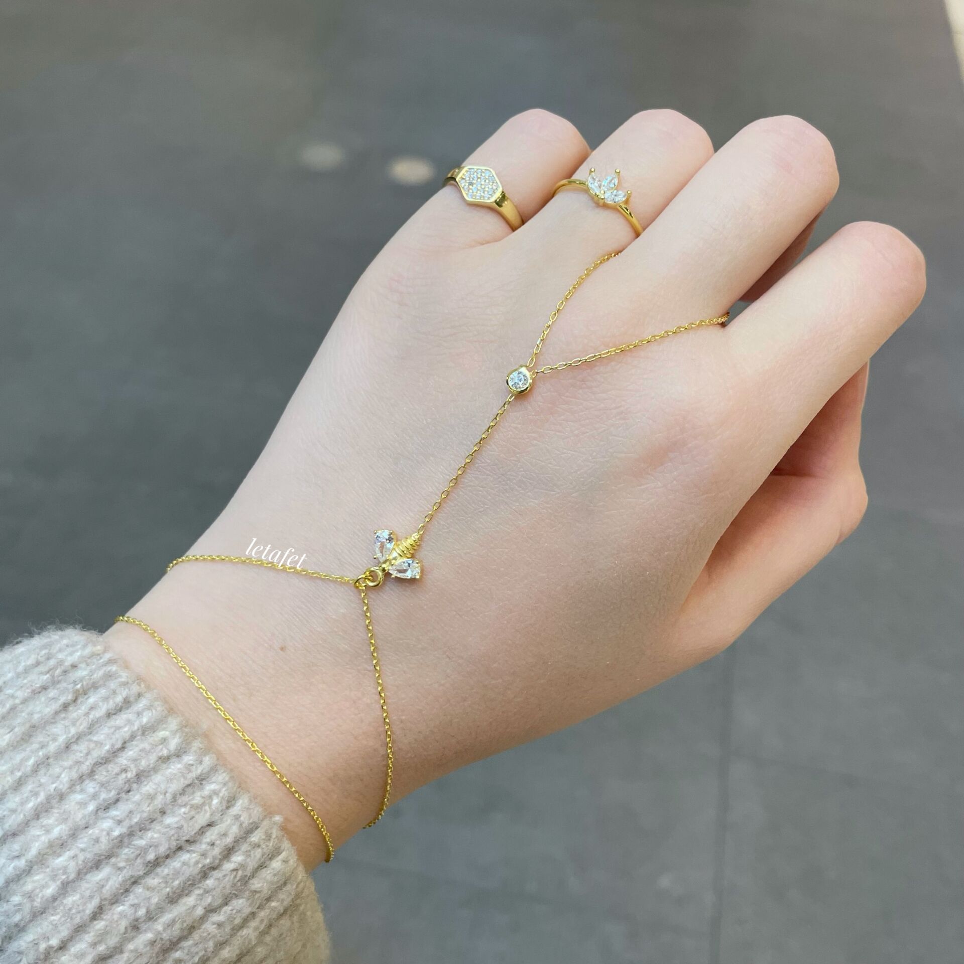 Arı Gümüş Şahmeran