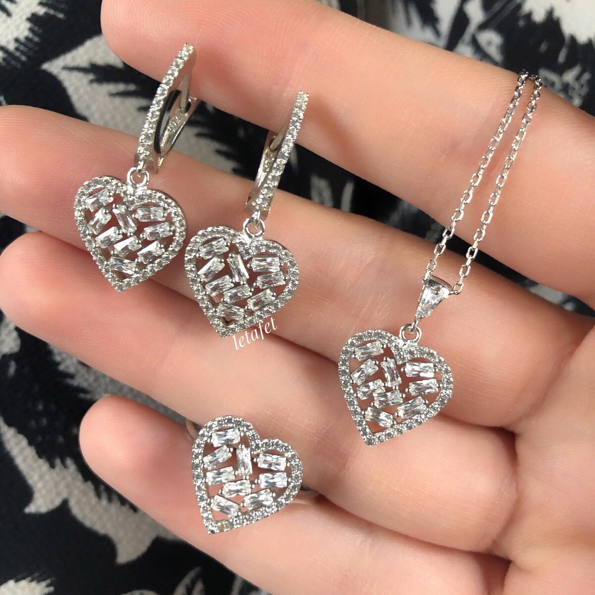 Baget Taşlı Gümüş Kalp Set