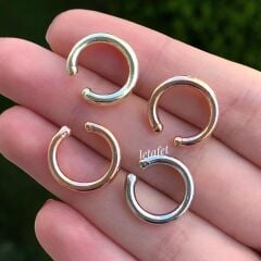 Bombeli Gümüş Kıkırdak Küpe