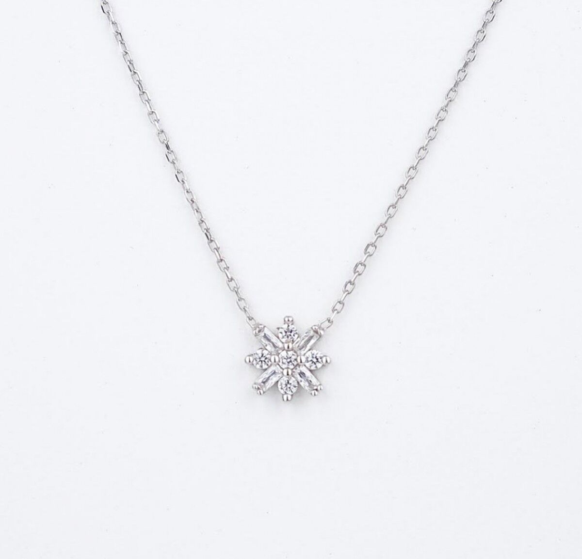 Çiçek Baget Minimal Kolye