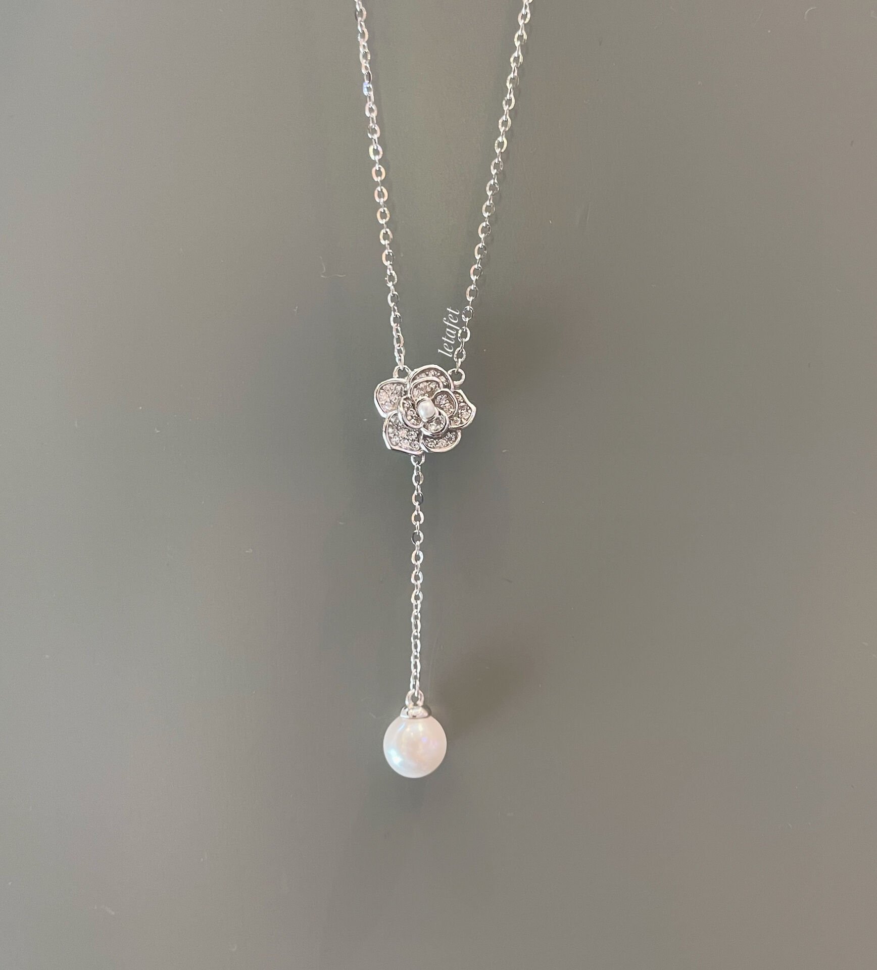 İnci Detaylı Gül Gümüş Kolye