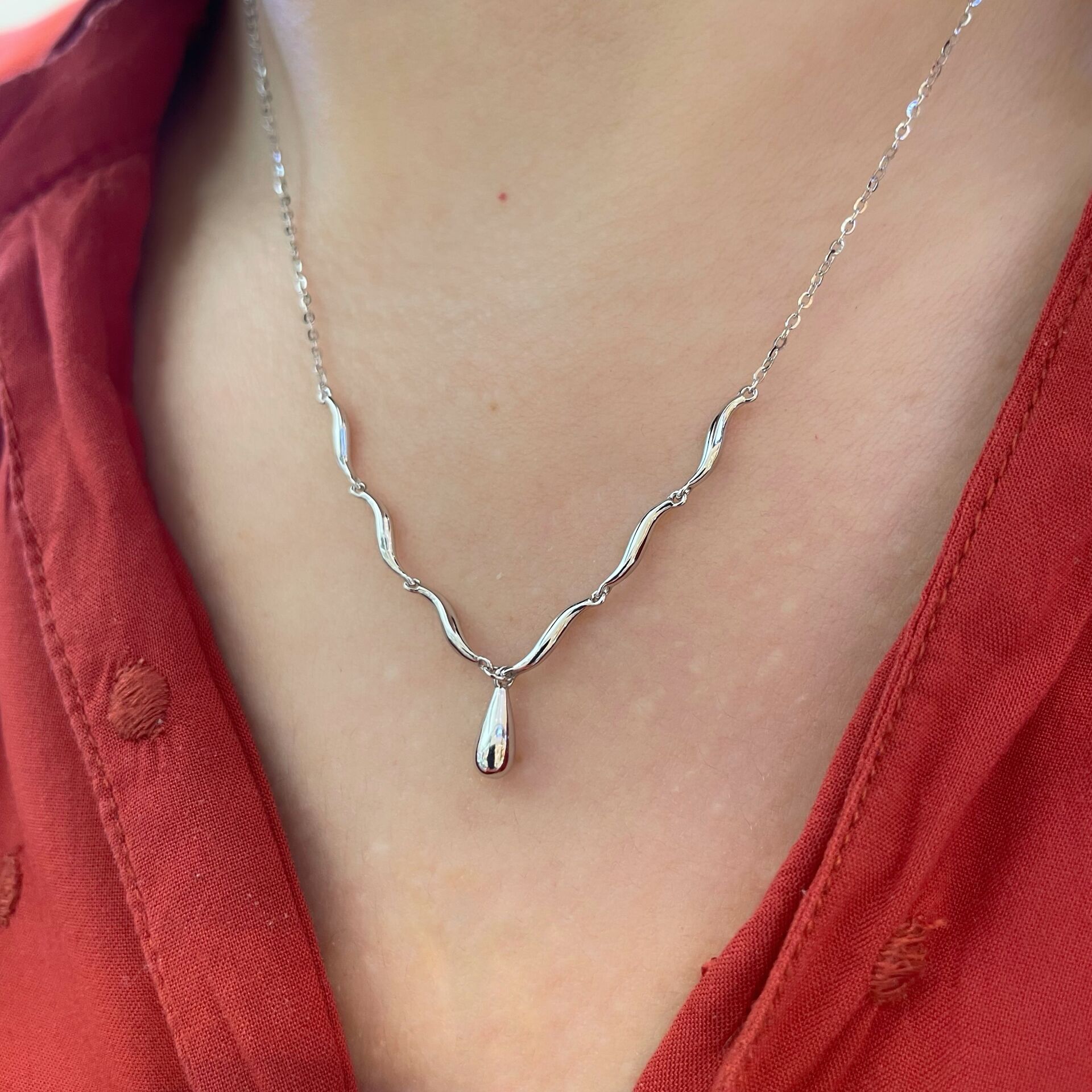 Sarmal V Gümüş Kolye