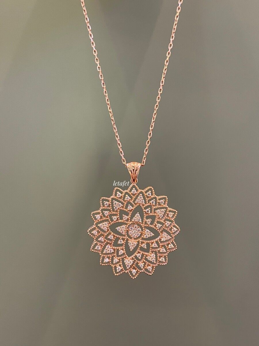 Etnik Desenli Gümüş Kolye