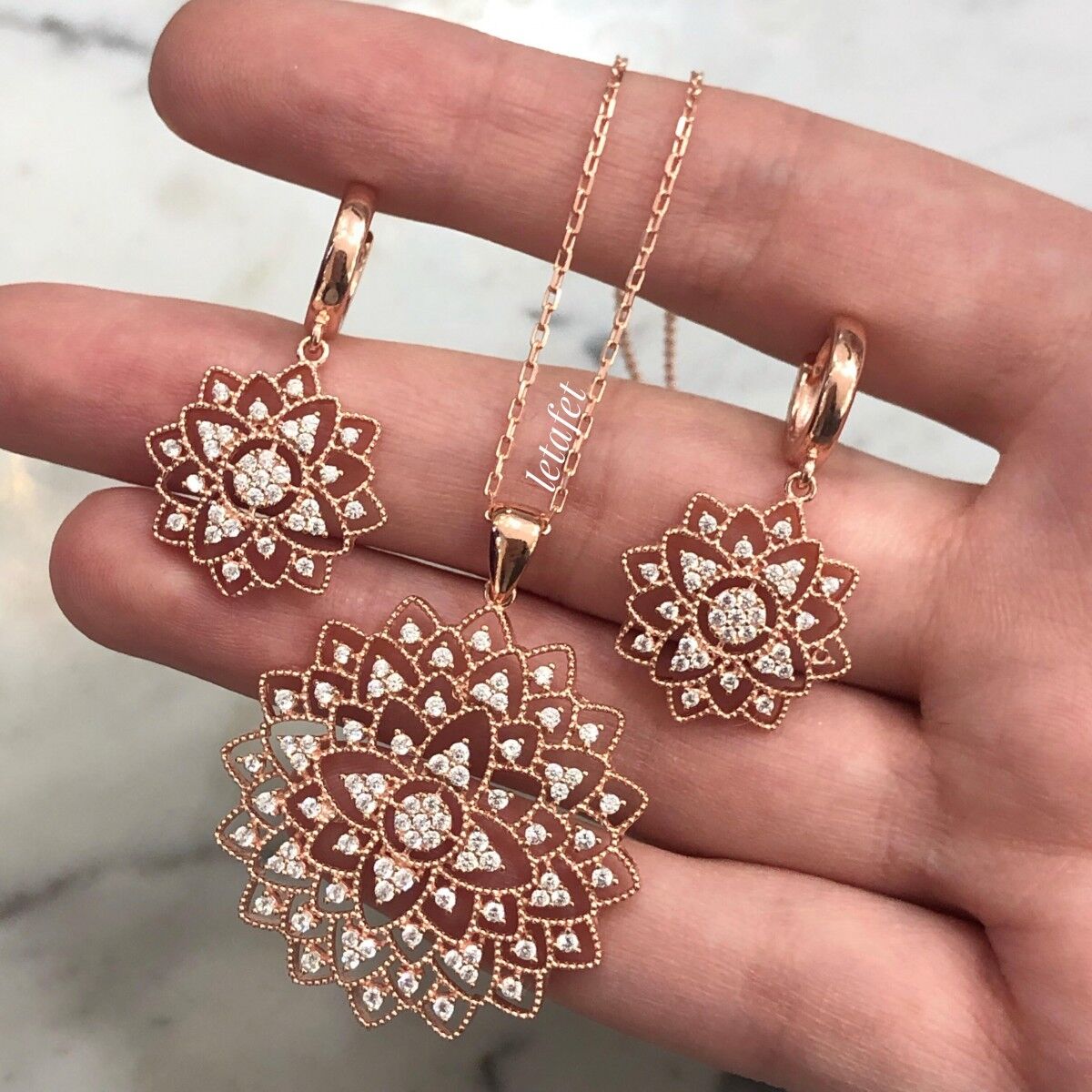 Etnik Desenli Gümüş Set