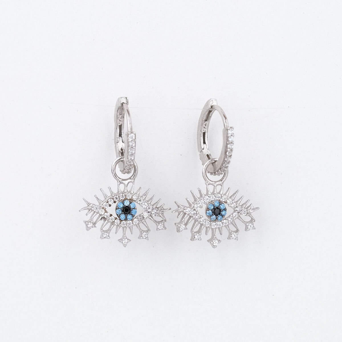 Göz Kirpikli Küpe Beyaz