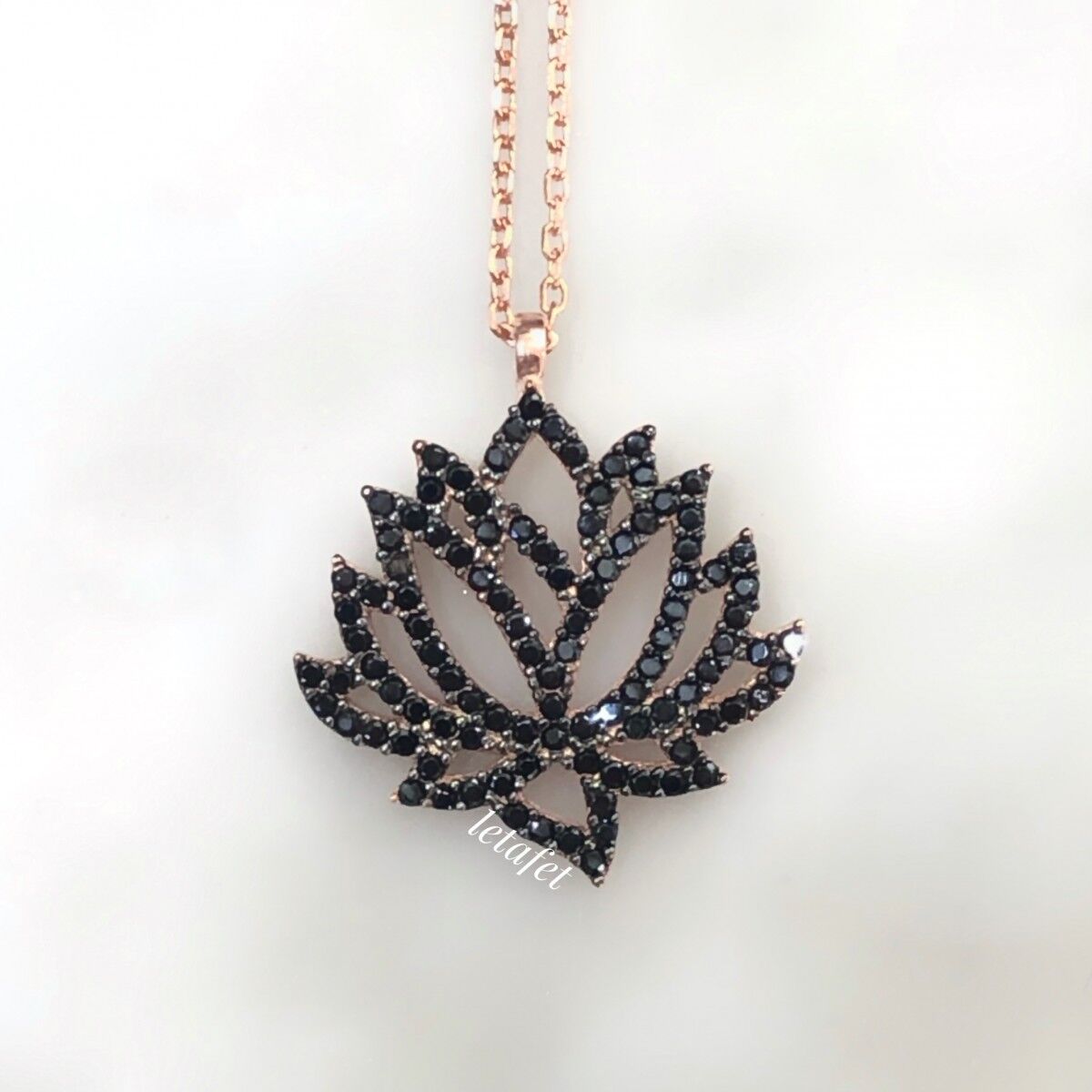 Lotus Çiçeği Gümüş Kolye Siyah taşlı