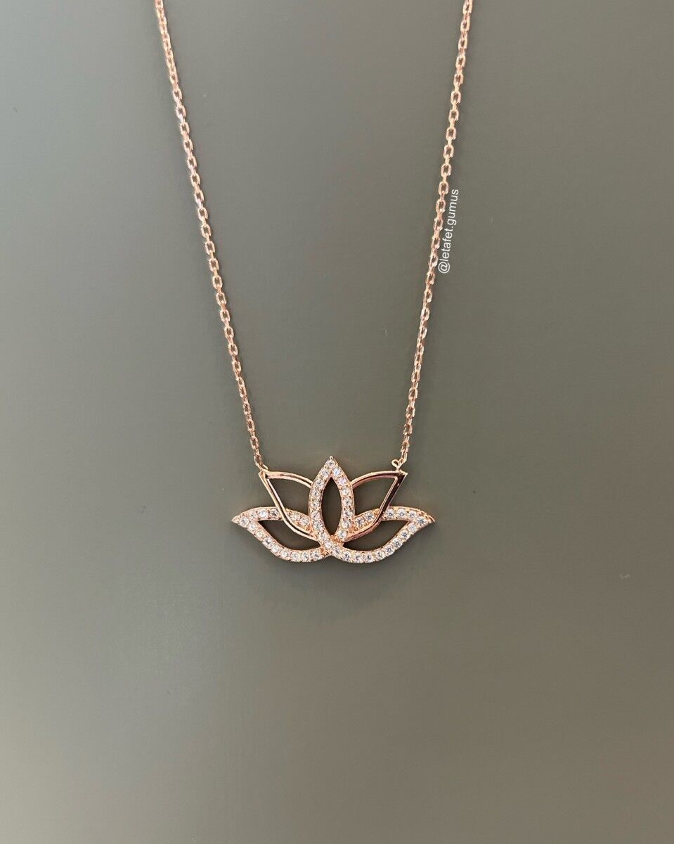 Lotus Gümüş Kolye Yeni Sezon