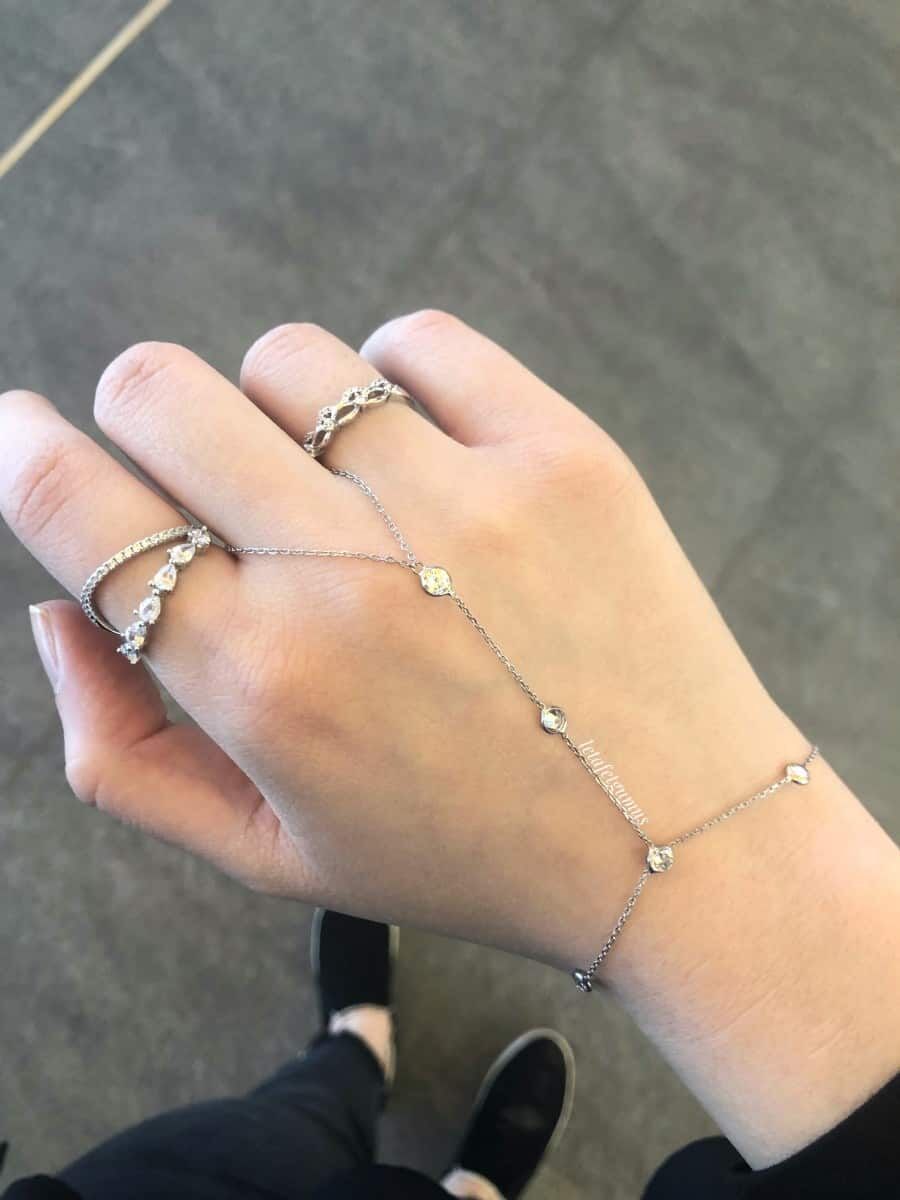 Sıralı Taşlı Beyaz Şahmeran