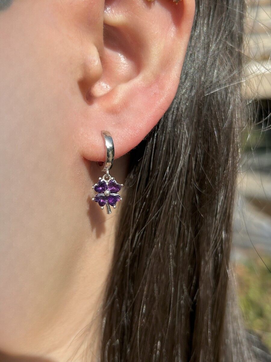 Yonca Mor Taşlı Gümüş Küpe